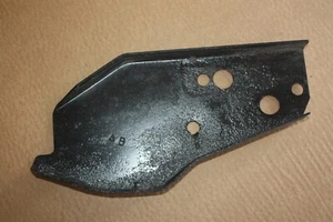 1968 C3 Corvette Front Frame Extension to Crossmember Bracket LH 3915765 - Bild 1 von 6