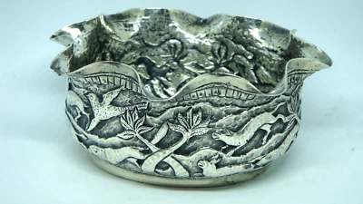 ANTIGUO CUENCO INDIO KUTCH PLATA REPUJADO LEOPARDOS TIGRES CIERVOS PÁJAROS - MUY BONITO Foto 1 de 4