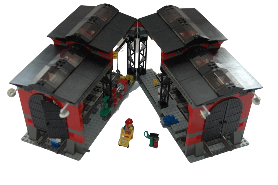 Lego® 9V RC TRAIN Railway 10027 Station Engine Shed - Image 1 of 1