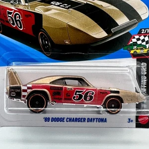 Dodge Charger Daytona Gold #23 Hot Wheels 2026 Mainline HW Starting Grid '69 - Imagen 1 de 7