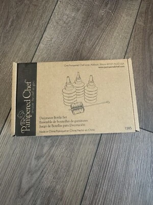Pampered Chef Decorator Bottle Set #1585 Cake & Cookie Decorating NIB - Image 1 of 2