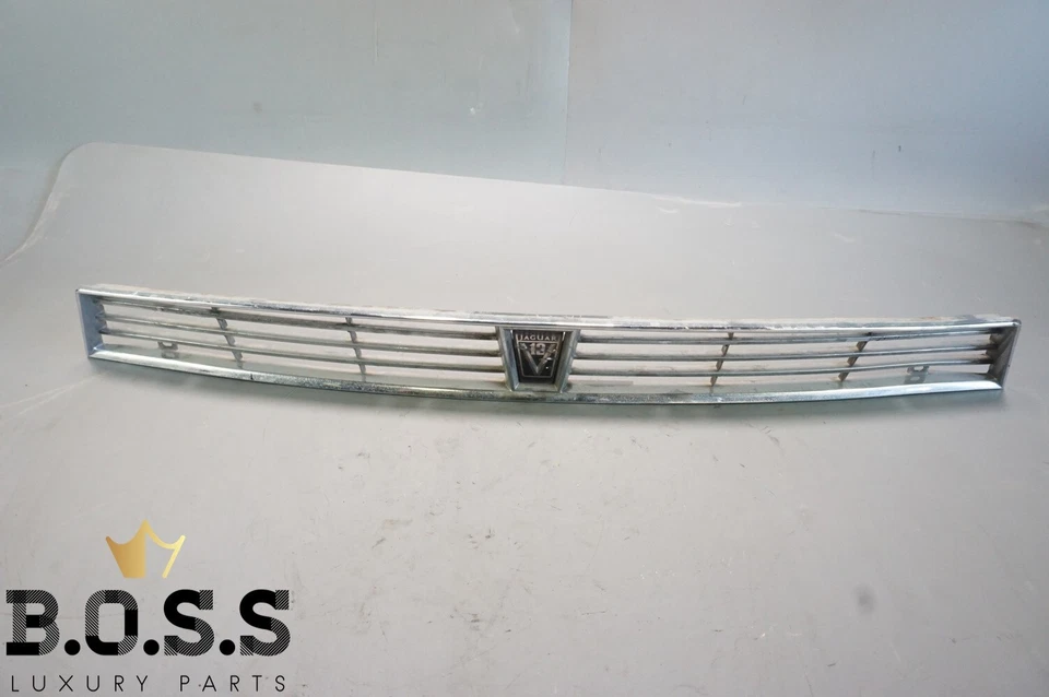 76-80 82-91 Jaguar XJS V12 moldura de parrilla delantera con logotipo de emblema OEM Foto 1 de 4