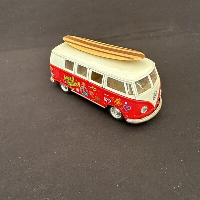Kinsmart 1962 VOLKSWAGEN CLASSICAL BUS w/ Surfboard KT5060 1/32 Scale - Image 1 of 4