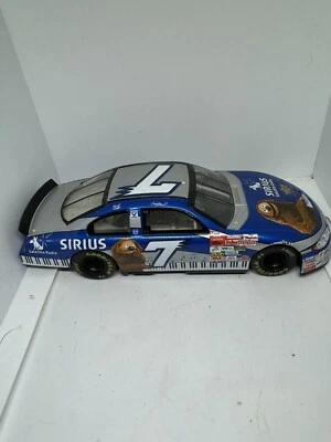 Dodge Intrepid 2002 Winner's Circle NASCAR 1:24 diecast Casey Atwood #7 Muppets Foto 1 de 4