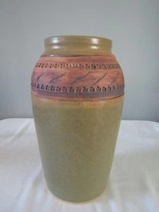 "Jarrón de cerámica artística de estudio grande con borde decorativo malva firmado Nigl 11" - Imagen 1 de 6