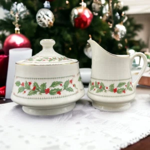 Vintage Christmas Holly Ceramic Sugar and Creamer Set Made in Japan Holiday - Picture 1 of 13
