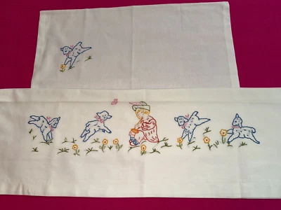 Drap + taie pour bébé  pur coton brodé main 80 cm x 110 cm - Photo 1/4