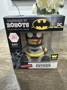 Handmade By Robots Battle Damage Batman DC VINYL FIGURE #180 LIMITED EDITION - Picture 1 of 4