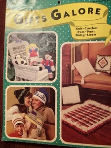 Regalos en abundancia Calcetines de punto y ganchillo Sombreros Juguetes Guantes de golf Almohadas deportivas Mantas - Imagen 1 de 2