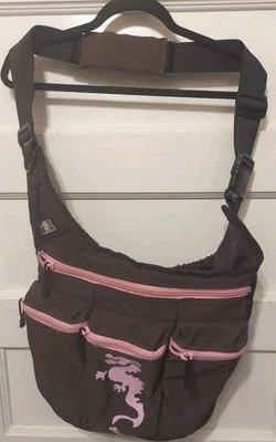 Bolsa de fraldas Diva marrom e rosa com alça ajustável - Imagem 1 de 4