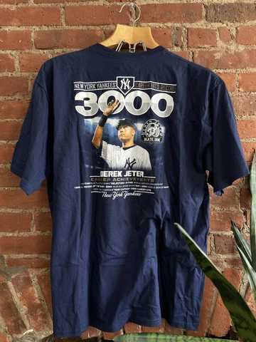 BNWT Vintage 2011 Majestic MLB New York Yankees Derek Jeter 3000 Hits T Shirt XL Cover