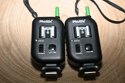 Phottix Atlas II 2.4Ghz Wireless Flash Trigger Transmitter and Receiver All-in-O - Image 1 of 4