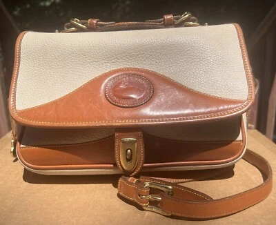 Bolso Bandolera Mensajero De Colección Dooney and Bourke Cuero Guijarro Crema Foto 1 de 4