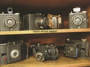 *Camera Postcard-"Classic Antique Cameras" (Photo on Postcard)  {RB38} - Picture 1 of 2