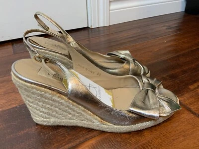 Valentino Garavani 银色皮革蝴蝶结鞋跟,尺寸 9 | 39 — 第 1/4 张图片