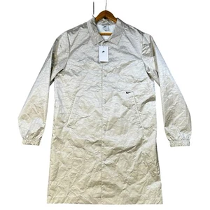 Nike Coach Jacket Mens Medium Beige Long Logo Embroidered Spell Out Snap Sport - Picture 1 of 8