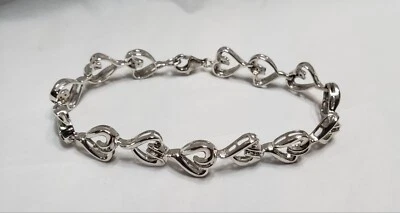 Brazalete de diamantes de ley 925 con corazones abiertos KAY JEWELERS Foto 1 de 4