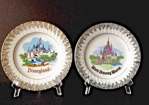 Pair VTG Walt Disney World & Disneyland Cinderella Castle 6-1/2’’ Decor Plates - Picture 1 of 5