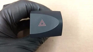 00-06 HYUNDAI SANTA FE HAZARD WARNING SWITCH OEM 93790-26000 - Picture 1 of 4