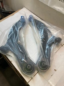 Brazo de control de vía inferior derecho e izquierdo Renault Clio MK3/4 8200346941 - Imagen 1 de 4
