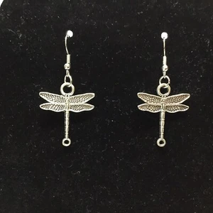 Dragonfly Earrings bug Silver pewter charms Insect Charm 1 1/8" Handmade Jewelry - Imagen 1 de 4