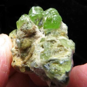 88.72CT. GREAT PERIDOT SPECIMEN - Picture 1 of 5