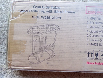 Oval Side Table, Glass Top , Black Metal Fram @dS - Image 1 of 3