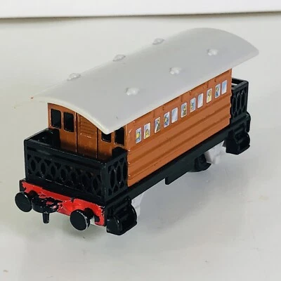 Autobús de pasajeros Ertl Henrietta Thomas the Train de colección 1992 diecast raro Foto 1 de 4