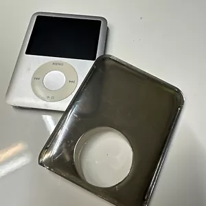 Apple iPod Nano 3rd Generation Silver 4GB Model A1236 - For Parts Repair - Picture 1 of 7