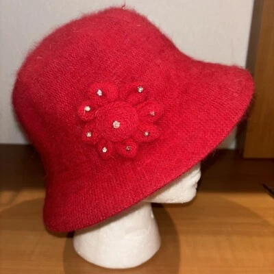 Angora (80%) 红色 Cloche 水桶帽带花朵均码女式二手状况完好。   HA4 — 第 1/4 张图片