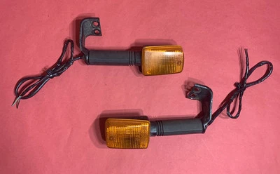 1990 SUZUKI DR350SE FRONT LEFT RIGHT TURN SIGNALS LIGHT INDICATORS - Image 1 of 4
