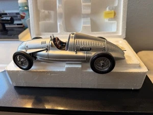 1938 AUTO UNION TYPE D  CMC MODELS 1.18 SCALE   DIECAST WITH BOX . - Picture 1 of 5