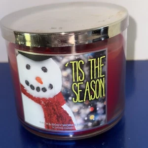 BATH & BODY WORKS TIS THE SEASON CANDLE SCENTED LARGE 3 WICKS 14.5oz. Free Ship - Picture 1 of 2