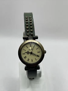 Unbranded watch,women's,green band,bronze case. - Picture 1 of 7