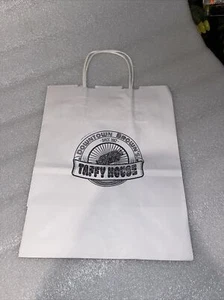 Bolso Sleepy Hollow Production usado Downtown Browns Taffy House Temporada 3 Ep 16 - Imagen 1 de 8