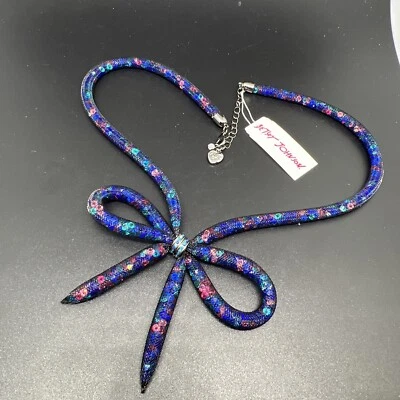 Novo Colar de Gravata Laço Betsey Johnson Fita de Malha Joia Cristal Pedra Preciosa Preenchida - Imagem 1 de 4