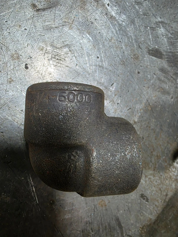 1/4" Pipe Female Elbow 6000 PSI Forged - Image 1 of 1
