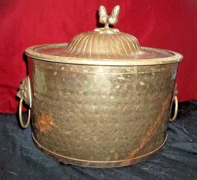 Antiguo carrito de té anglo indio ovalado de latón acentos de bellota y cabeza de león Foto 1 de 4