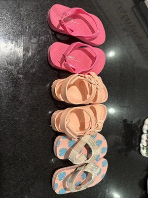 Paquete De 3 Pares De Sandalias Chanclas Niña Talla 5 Zapato Marca Mixta Foto 1 de 4