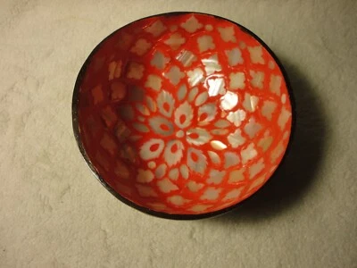 Cuenco de coco lacado sobre diseño pintado 5 pulgadas Foto 1 de 4