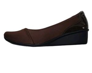 Scarpe eleganti Avenue raso marrone zeppa slip-on taglia 9 larghe nuove con scatola punta chiusa - Foto 1 di 7