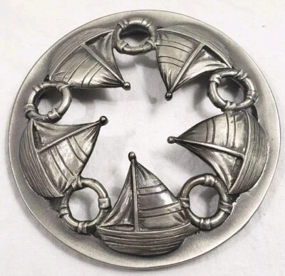 Yankee Candle Illuma Tapa Topper Veleros y Salvavidas - Estilo Plano ~2.75" Diam. Foto 1 de 4