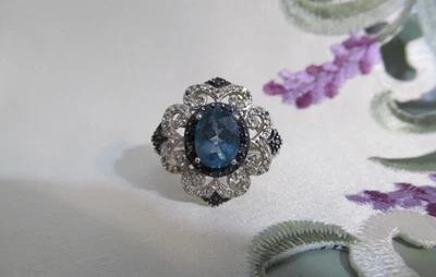 Anillo Londres azul, topacio blanco y diamantes azules - talla 10 Foto 1 de 4