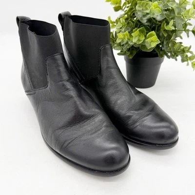 Munro Ana Black Leather Chelsea Boot Size 10.5 Minimalist Elastic Goring Round - Image 1 of 4