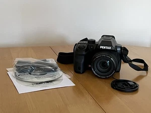 Pentax X-5 Digital Bridge Camera with Lowepro Soft Carry Case - Picture 1 of 8