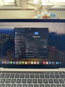 Apple MacBook Pro 13" A2338 2020 M1 3,2GHz 8GB 512GB SSD Space Grau Ger Tastatur - Bild 1 von 13