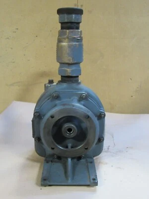 GORMAN RUPP SELF PRIMING CENTRIFUGAL PUMP O2K3-X2 3P 2" NPT - USED - Image 1 of 4