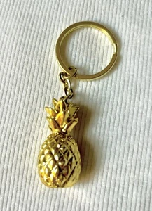 Pineapple Charm Dangle Keychain Key Fob GOLDTONE N5314 - Picture 1 of 4
