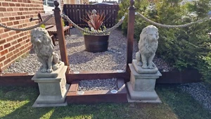 Large Hand Cast Stone Lions On Plinths Garden Patio Decor Heavy Weatherproof - Picture 1 of 10
