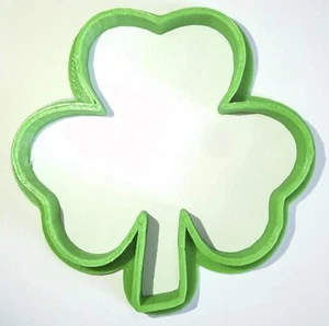 SHAMROCK IRISH CLOVER ST. PATRICK'S DAY LUCKY CHARM COOKIE CUTTER (GREEN) - Picture 1 of 4